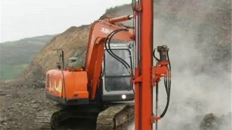 液压油缸维修：平地机关键部件的保养与维护**